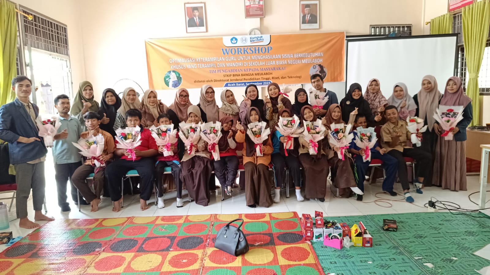 Tim Pengabdian Stkip Bina Bangsa Meulaboh Bersama Sekolah Luar Biasa Negeri Meulaboh Turut Berkontribusi Meningkatkan Pendidikan Luar Biasa Di Aceh Barat
